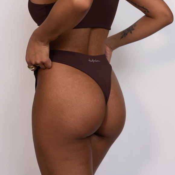 437 Bikini in ESPRESSO (S top, XS bottom) - Picture 7 of 9